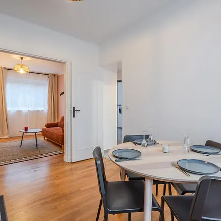 Vakantiehuis A Designed Especially For Groups *