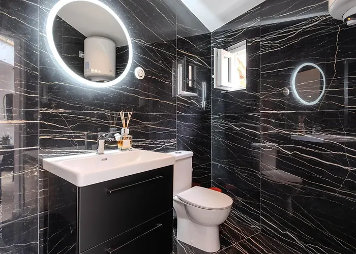 A Designed Especially For Groups * Vaires-sur-Marne