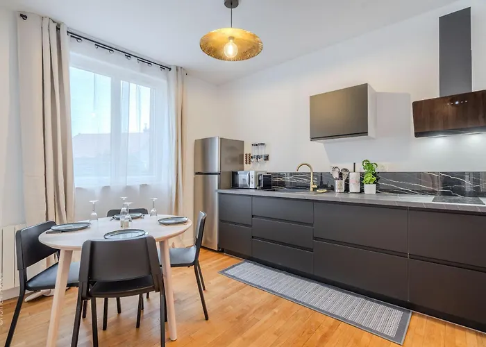 A Designed Especially For Groups * Vaires-sur-Marne