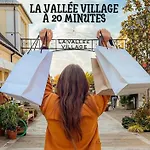 A Designed Especially For Groups * Vaires-sur-Marne